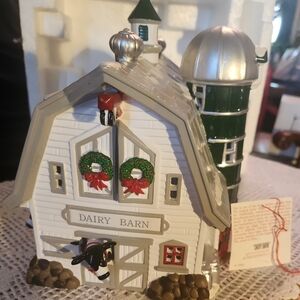 Department 56 White and Green Dairy Barn Decor